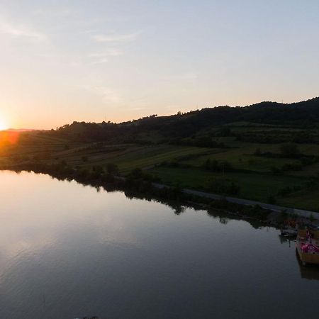 La Pescador Dd Hotel เบร์ซาสกา ภายนอก รูปภาพ